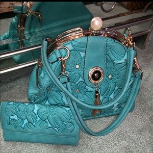 Blue pearl hand bag!